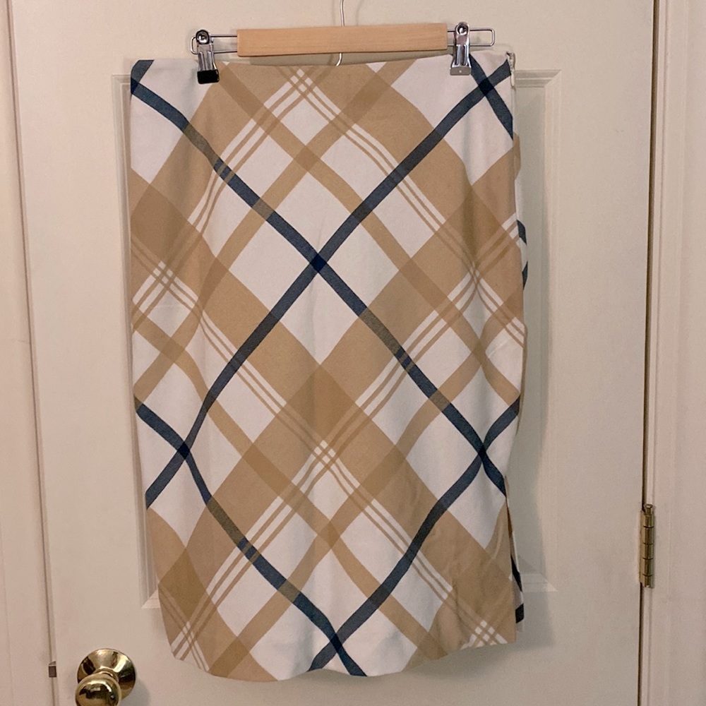 Ann Taylor pencil skirt, lined, size 8, never worn